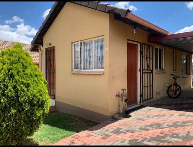 2 BEDROOM HOUSE FOR SALE IN NATURENA
